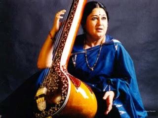 Shubha Mudgal biography, birth date, birth place and pictures