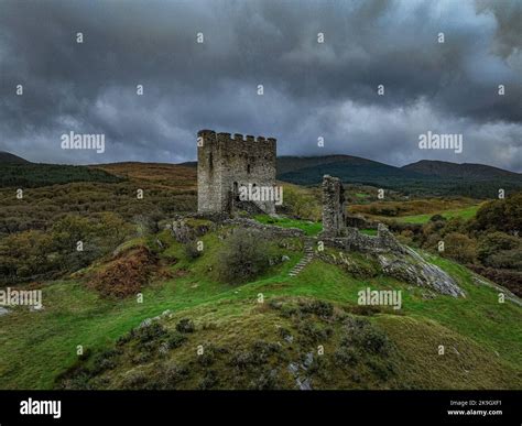 dolwyddelen castle snowdonia national park Stock Photo - Alamy