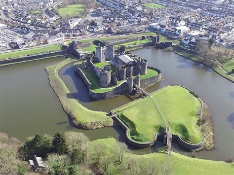 CAERPHILLY CASTLE