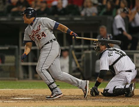 Tigers' Miguel Cabrera wins Triple Crown - Photo 1 - Pictures - CBS News