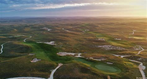 Sand Hills Golf Club: The 18th's Astounding Scale and Strategy | Golf course photography, Golf ...