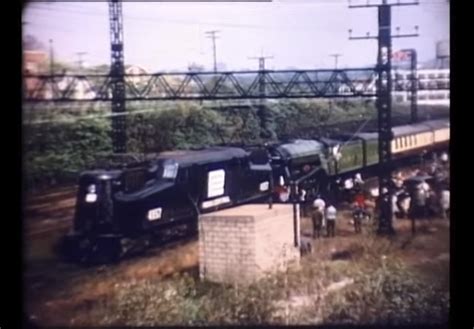 The LNER A3 Flying Scotsman being towed by a Penn Central GG1 #4857 into New York City : r/nycrail