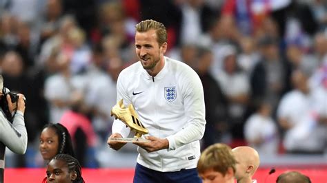 Harry Kane sets sights on Wayne Rooney's England goal-scoring record | Football News | Sky Sports