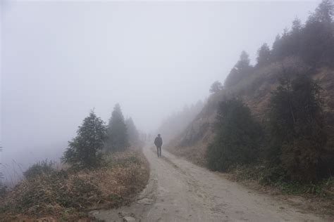 Gambar : pemandangan, Jalan, dingin, orang-orang, kabut, jejak, pagi, lembah, Pegunungan, Profil ...