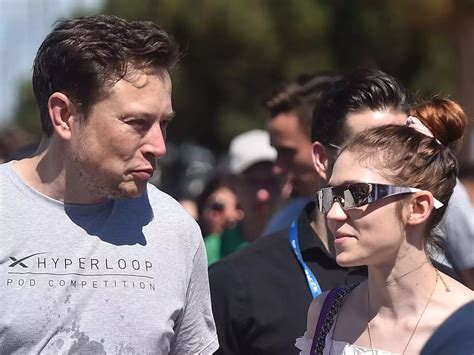 Elon Musk posted a rare family photo with Grimes and their baby, X Æ A ...