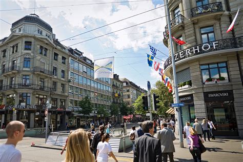 Bahnhofstrasse – Zurich's Shopping Boulevard | zuerich.com