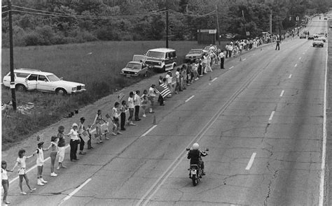 Hands Across America, in Springfield Township, Ohio (May 25, 1986 ...