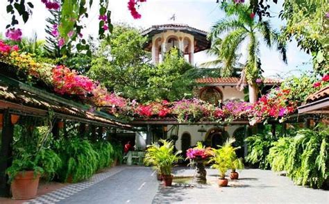 4 Haciendas Puertorriqueñas que Debes Visitar | Hacienda, Puerto rico, Hacienda style