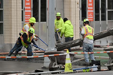 Andrew Cuomo to New York Construction Workers: Your Money or Your Life