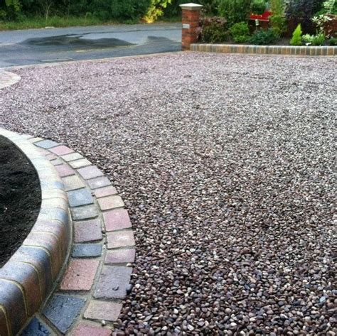 Unveiling 49 Creative Gravel Driveway Ideas for Your Home | Circle driveway landscaping, Front ...