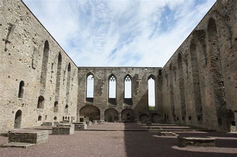 Estonia - Paradise of the North: Exploring the Ruins of Pirita Convent / Pirita Klooster