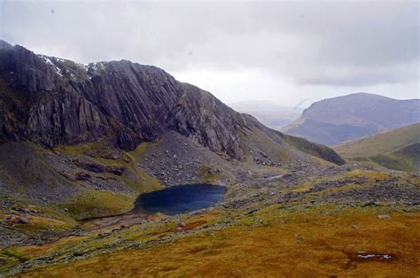 Hiking Mt Snowdon in Winter - The Aussie Flashpacker