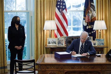 Biden seeks to strengthen options for workers with new executive order ...