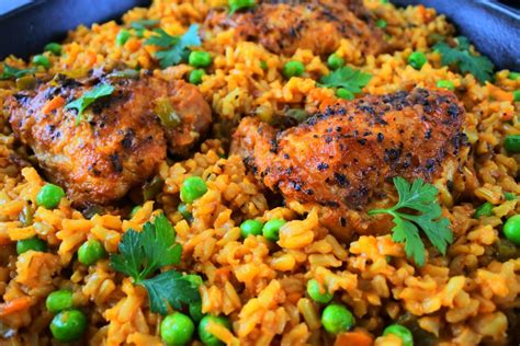 Arroz con Pollo (Cuban Style Rice and Chicken) - Kitrusy