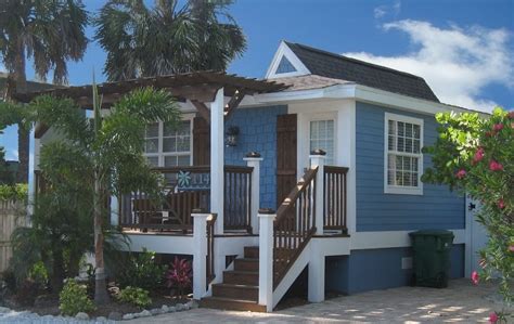 Best Little Beach House on Anna Maria Island...With a pool - Ilexhurst