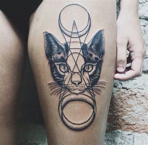 Beautiful abstract cat tattoo | Tatuajes