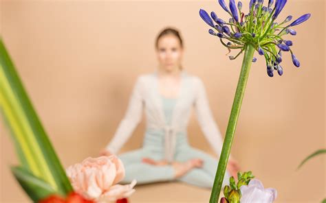 4 yoga poses inspired by flowers