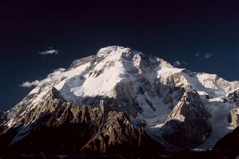 Broad Peak (8047m) – Discovery Pakistan