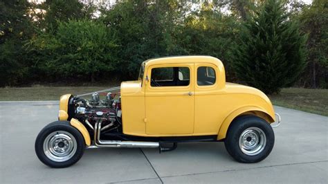 1932 Ford 5 Window Coupe | GAA Classic Cars