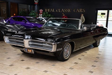 1967 Pontiac Grand Prix | Ideal Classic Cars LLC