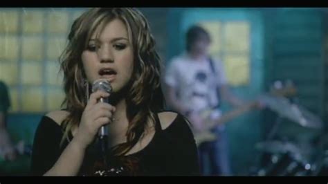 Breakaway [Official Video] - Kelly Clarkson Image (21930679) - Fanpop