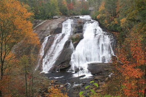 Top 10 Best Waterfalls in North Carolina & How To Visit Them - World of ...