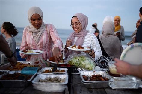 Muslims around the world celebrate Eid al-Fitr holiday as Ramadan ends | Al Arabiya English