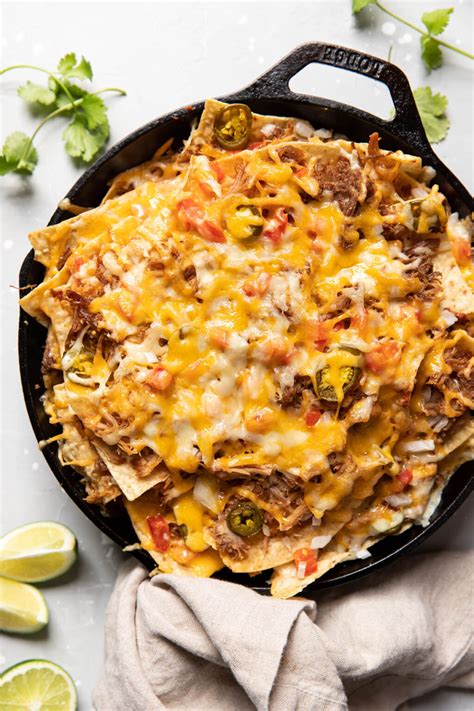 30 Minute Skillet Carnitas Nachos - Modern Crumb