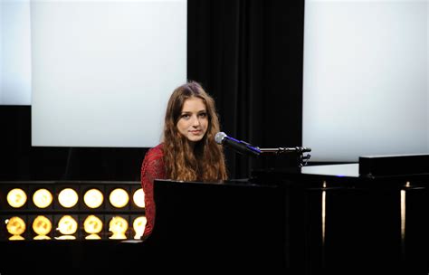 1400x900 birdy, singer, piano 1400x900 Resolution Wallpaper, HD Music 4K Wallpapers, Images ...