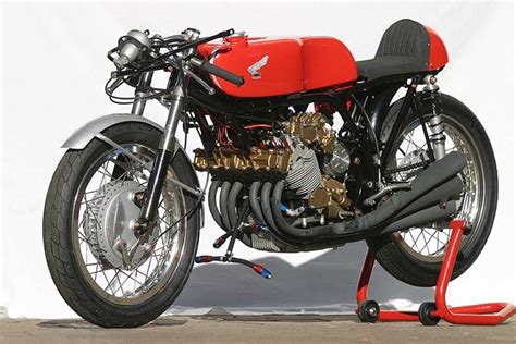 Honda RC166 250cc, Six-Cylinder Grand Prix Motorcycle, shorn of its faring. - #WORKLAD | Cafe ...