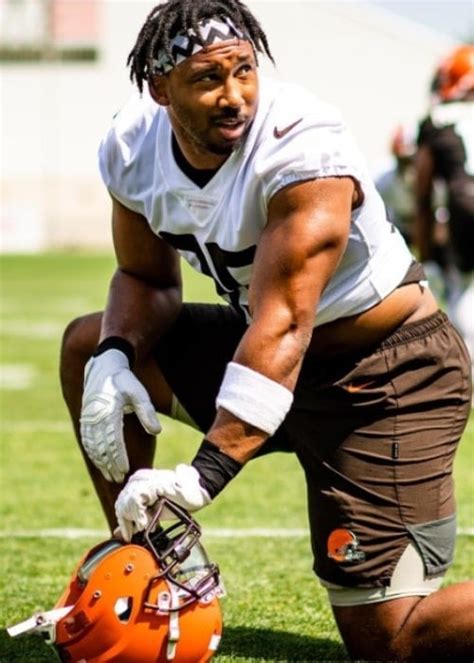 Myles Garrett Height, Weight, Age, Family, Education, Biography