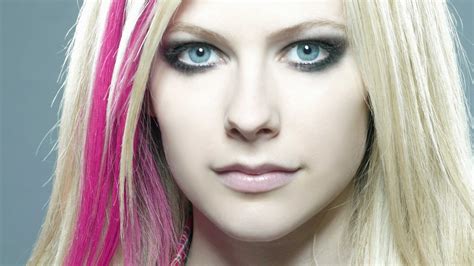 Avril Lavigne Eye Makeup | Saubhaya Makeup