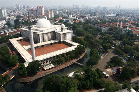 Istiqlal Mosque - InfopediaPk - All Facts in One Site!