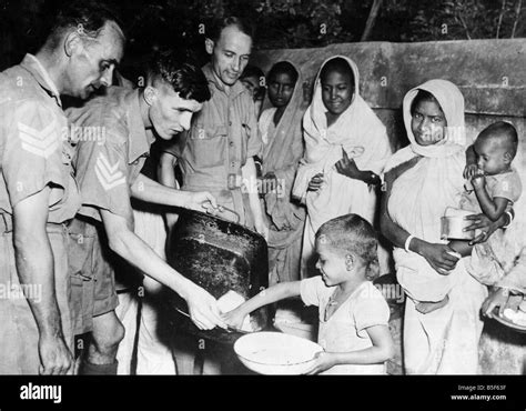 Bengal famine 1943 Black and White Stock Photos & Images - Alamy