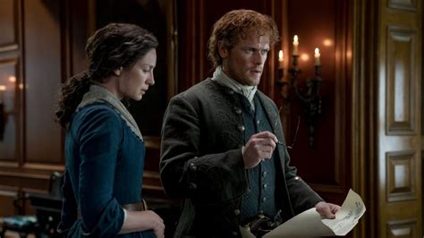 'Outlander' Finale Sneak Peek: Jamie, Claire & Ian Arrive at Mohawk ...