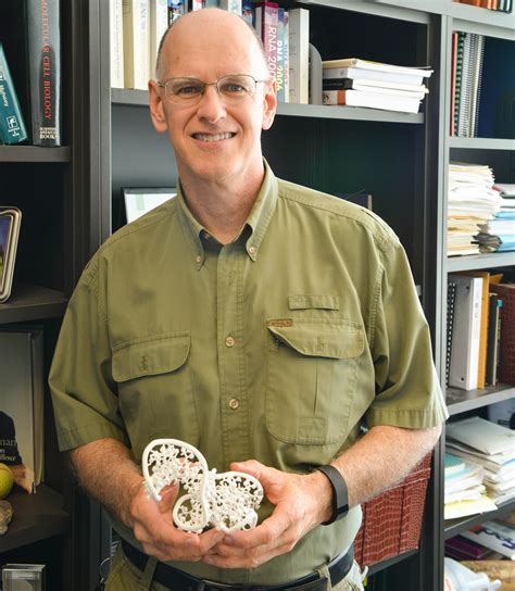 Dr. Burke wins Distinguished Professor Award // Bond Life Sciences Center