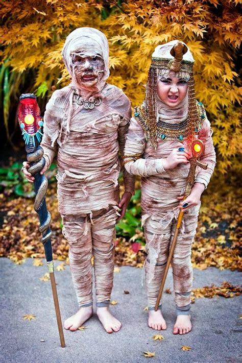 40 Amazing Zombie Costume Ideas - Bored Art