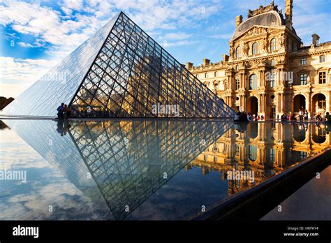 The Louvre old and new architecture structure of the great art ...