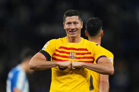 (WATCH) Robert Lewandowski settles Barcelona derby with La Liga title incoming - Football España