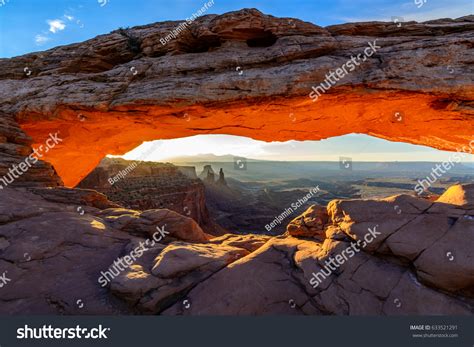 2,595 Mesa Arch Sunrise Images, Stock Photos & Vectors | Shutterstock