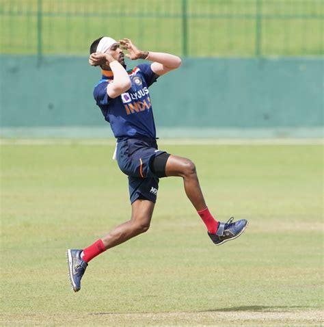 Hardik Pandya in his bowling stride | ESPNcricinfo.com