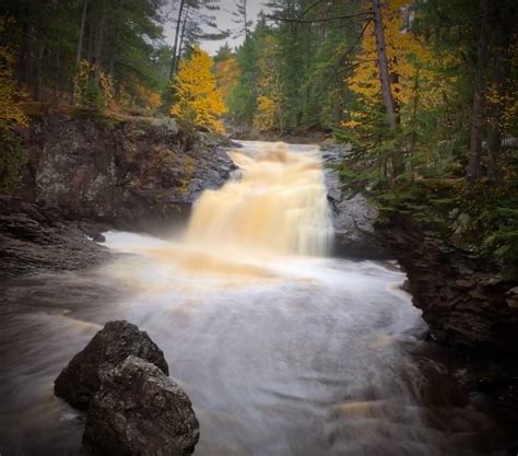 7 Amazing Waterfalls in Wisconsin - Drivin' & Vibin'