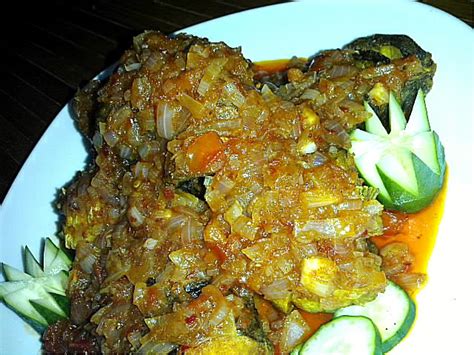 FAMILY JANNATI: IKAN BAUNG GORENG SAMBAL TOMATO