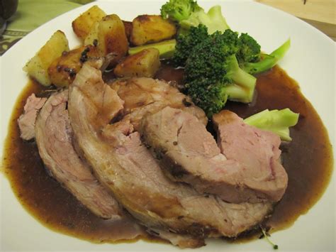 Food & Travel with Maria: Sunday roast lamb with rosemary and garlic