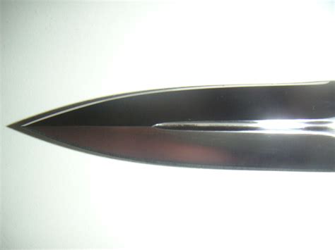 File:Spear point knife blade.jpg - Wikimedia Commons