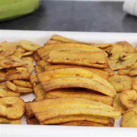 Taro Chips Recipe (Cocoyam Chips) - Yummieliciouz