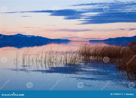 Sunset on Utah Lake stock image. Image of dusk, calm - 27899171