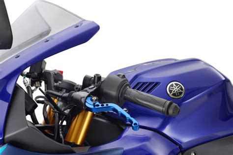 Yamaha R15 V4: Official Accessories Revealed - ZigWheels