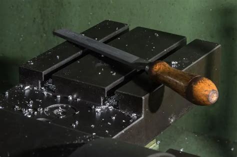 Guide to metalworking files, tools tips - e-architect