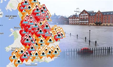 Flood warnings UK: Environment Agency 'danger to life' alerts as rivers peak - full list ...